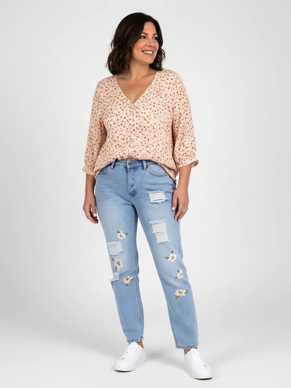 Chelsea & Violet Floral Embroidered Distressed Jeans Women’s 29 Light Wash NWOT